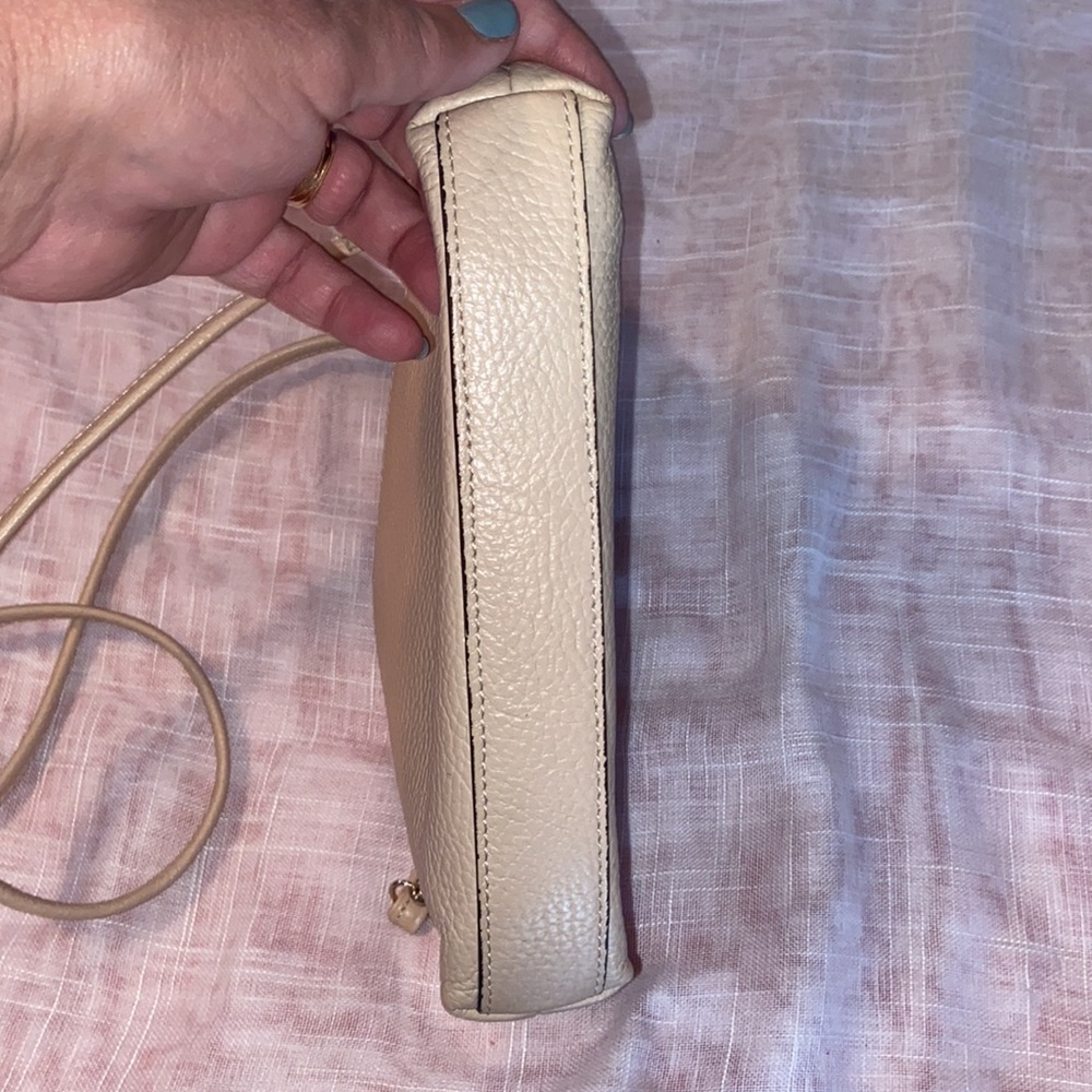 A Bellucci Italian Leather Shoulder Bag-Blush/Pale Pink - Picture 6 of 9